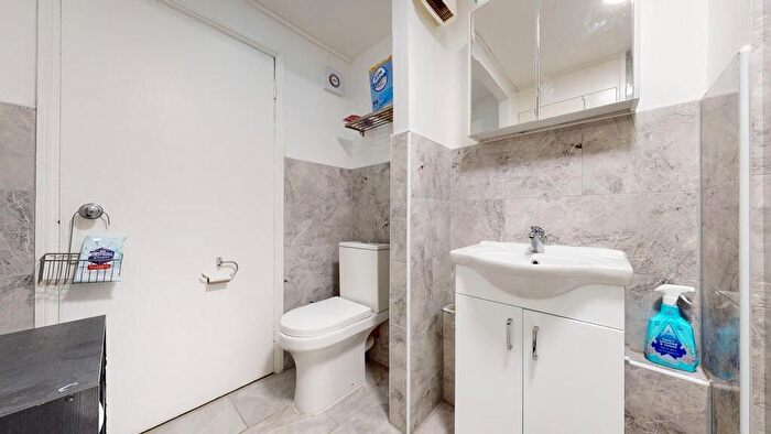 3 Bedroom Flat To Rent In Dartmouth Close, W11