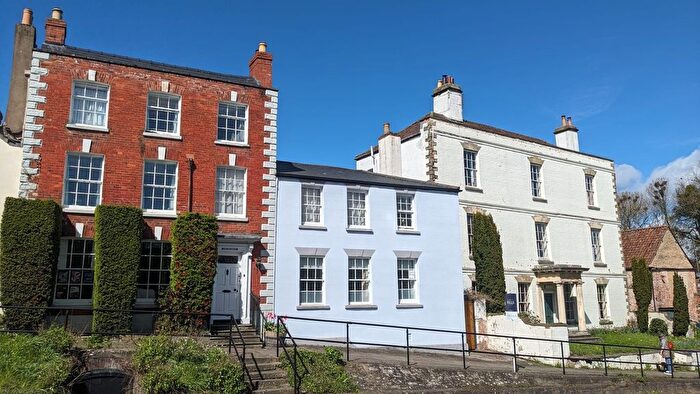 4 Bedroom Semi Detached House For Sale In High Street, Newnham, GL14