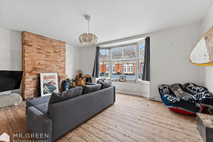 4 Bedroom Apartment For Sale In Southbourne Grove, Southbourne, BH6