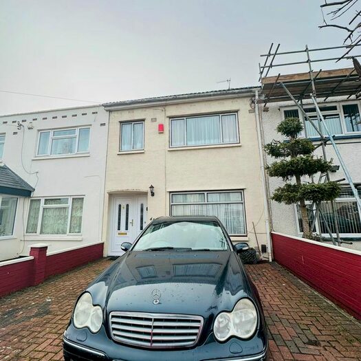 4 Bedroom Terraced House To Rent In Gledwood Avenue, Hayes, UB4