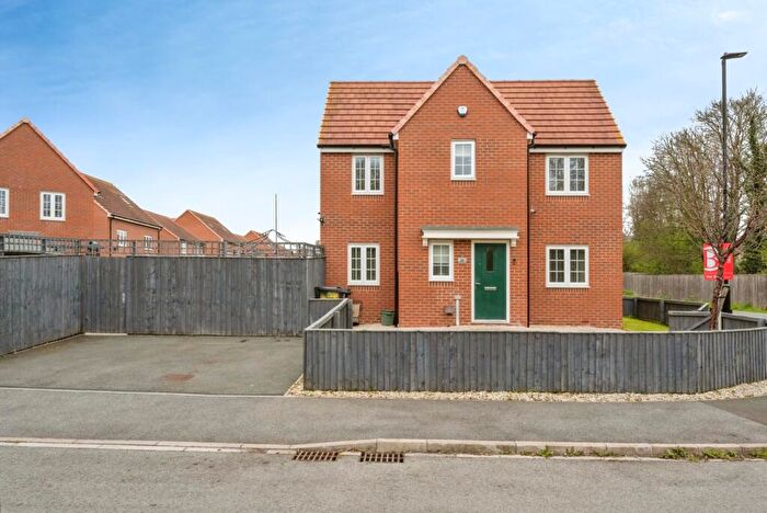 3 Bedroom Semi Detached House For Sale In Clover Street, Woodlands, Doncaster, South Yorkshire, DN6