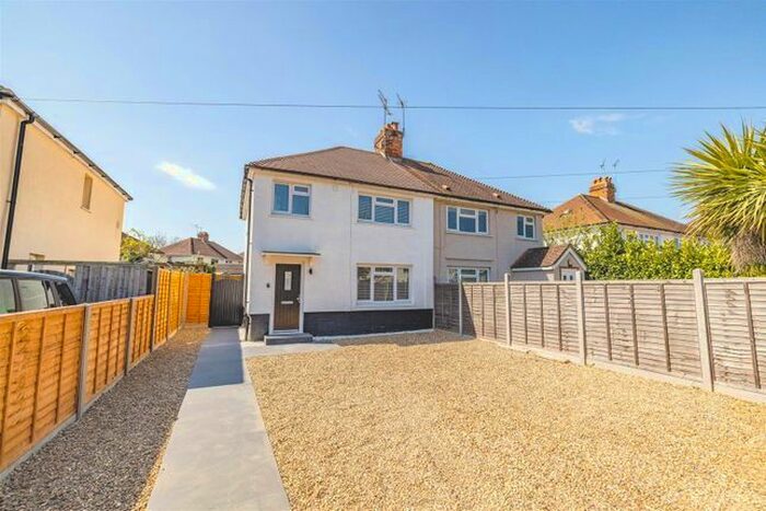 3 Bedroom Semi-Detached House To Rent In Manor Road, Windsor, Berkshire, SL4