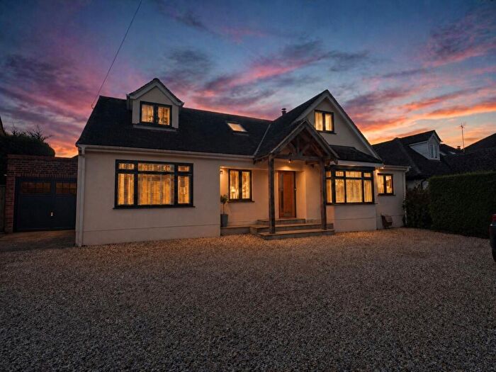 4 Bedroom Detached House For Sale In Moreton Road, Buckingham, Buckinghamshire, MK18