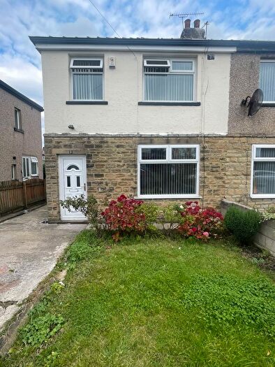 3 Bedroom Semi-Detached House For Sale In Thornbury Crescent, Bradford, BD3