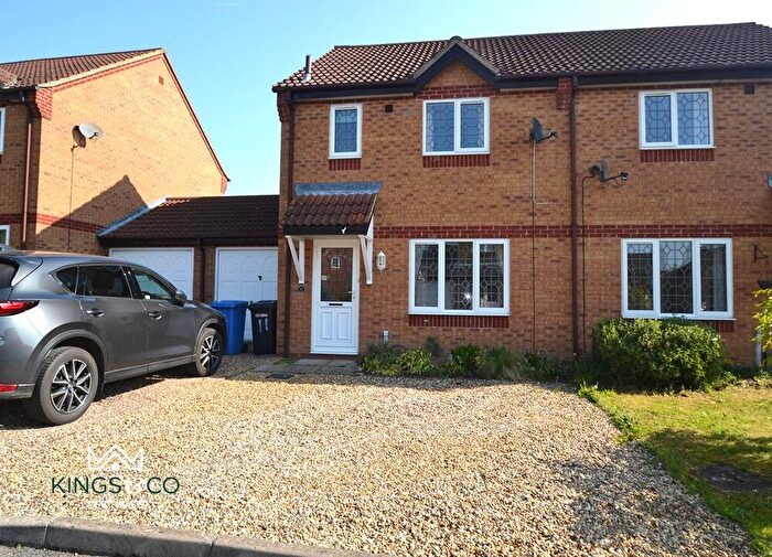 3 Bedroom Semi-Detached House To Rent In Buttercup Way, Colney, NR5