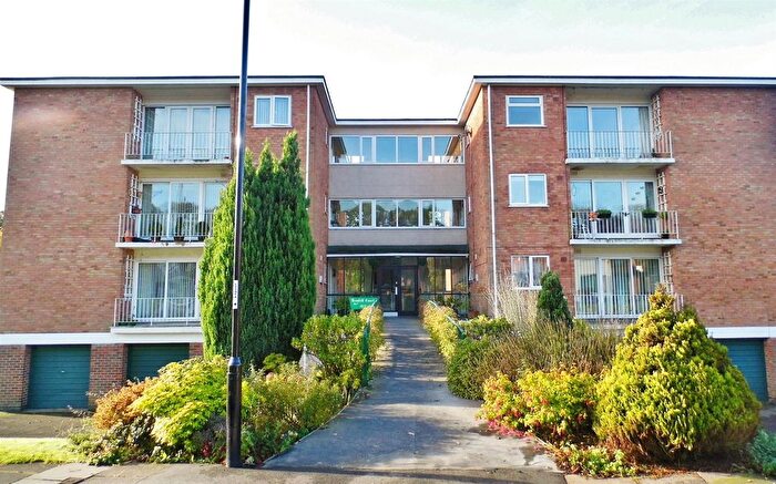 2 Bedroom Flat To Rent In Bowfell Court, Nod Rise, Coventry, CV5