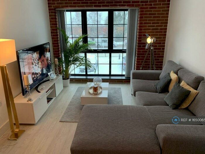 1 Bedroom Flat To Rent In Kelvin Road, Newbury, RG14