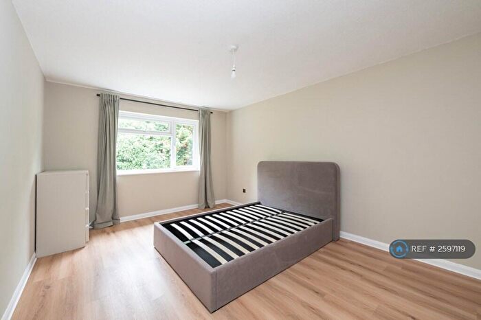 2 Bedroom Flat To Rent In Windermere Court, Kenley, CR8