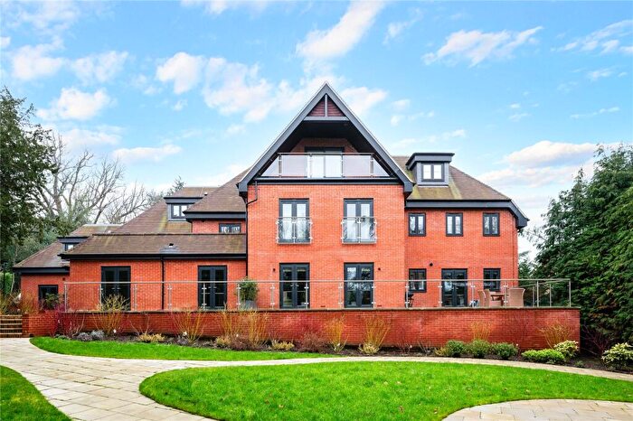 2 Bedroom Duplex For Sale In Green Hedges, Westerham Road, Oxted, Surrey, RH8