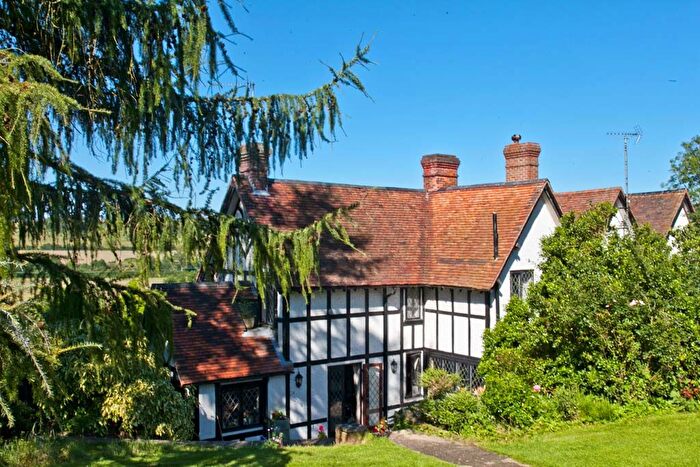 3 Bedroom Property For Sale In Flintwell Cottage, Lower Basildon, RG8