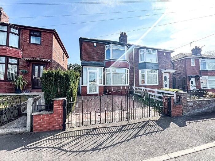 3 Bedroom Semi-Detached House To Rent In Shelley Grove, Droylsden, M43