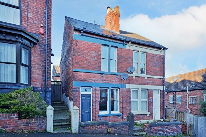 3 Bedroom Semi-Detached House To Rent In Newsham Road, Sheffield, S8