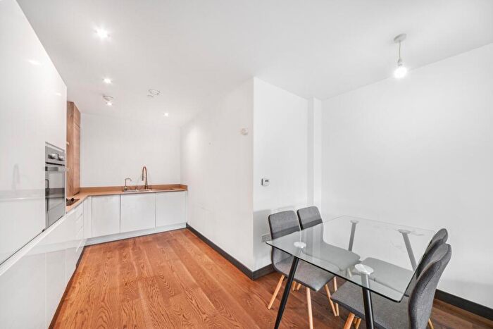 1 Bedroom Flat To Rent In Abbey Road, Barking, London, IG11