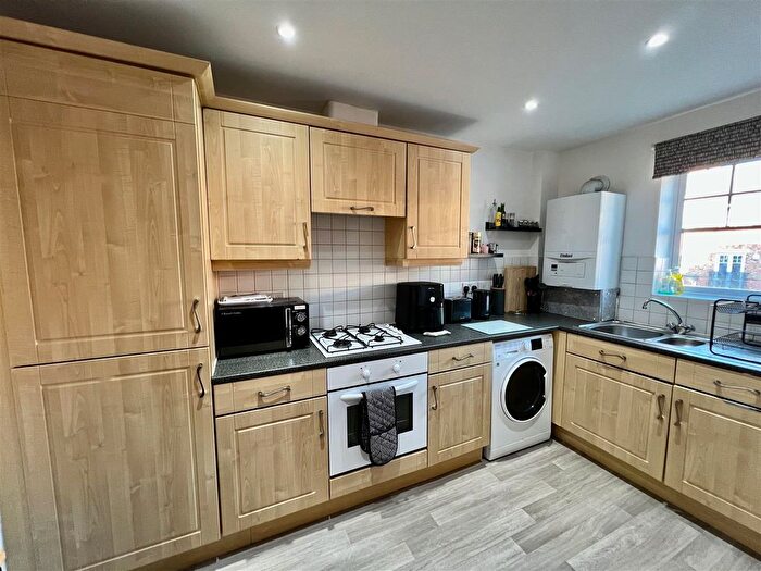 2 Bedroom Flat To Rent In Redgrave Close, Gateshead, NE8