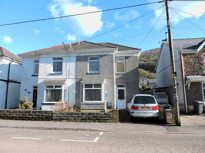 2 Bedroom Semi-Detached House To Rent In Lon Hir, Alltwen, SA8