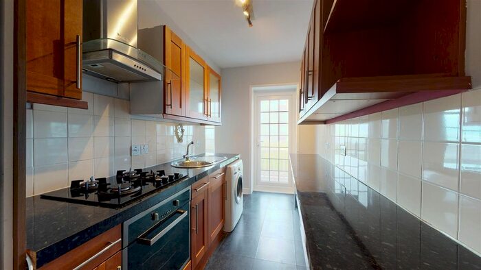 2 Bedroom Flat To Rent In Palm Bay Avenue, Cliftonville, Margate, CT9