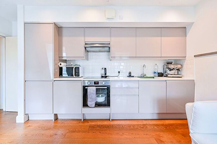 1 Bedroom Flat To Rent In Churchfield Road, Poet's Corner, London, W3