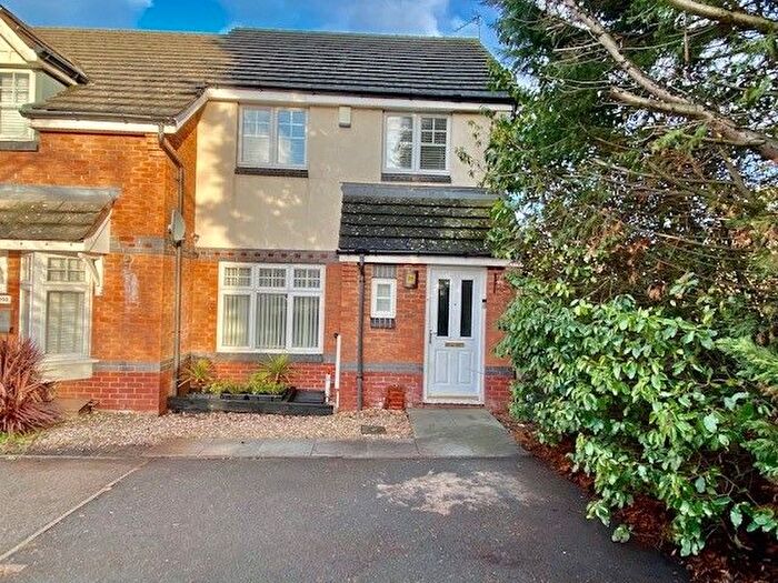 3 Bedroom End Of Terrace House For Sale In Park Way, Birmingham, B45