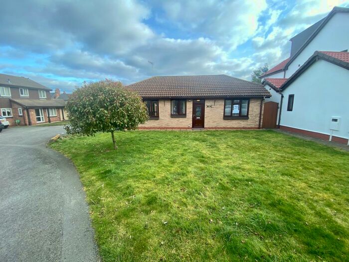 2 Bedroom Bungalow To Rent In Grace Drive, Nottingham, NG8