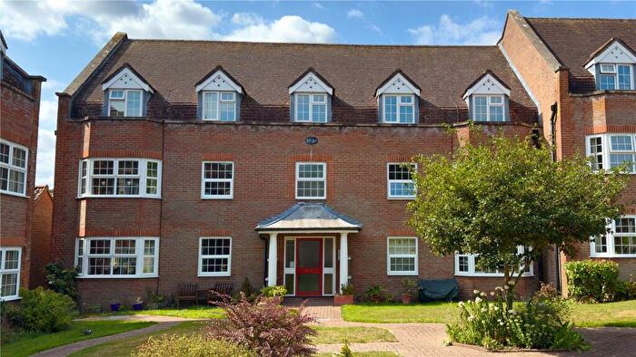 2 Bedroom Penthouse For Sale In York Mews, Alton, Hampshire, GU34