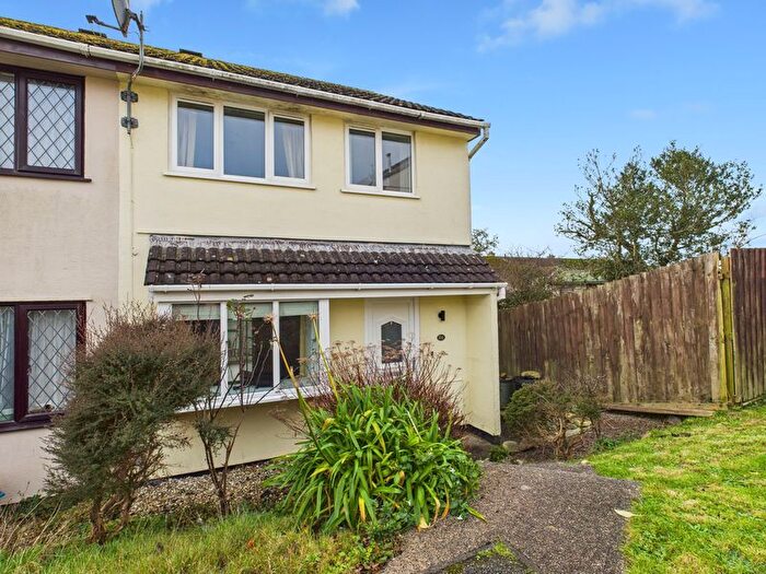 3 Bedroom Property To Rent In Daveys Close, Falmouth, TR11
