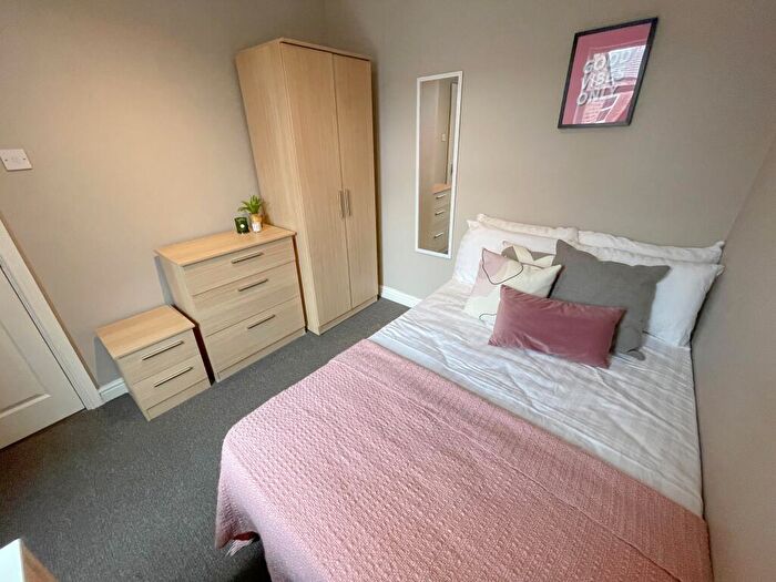 4 Bedroom Terraced House To Rent In Southdale Road, L15