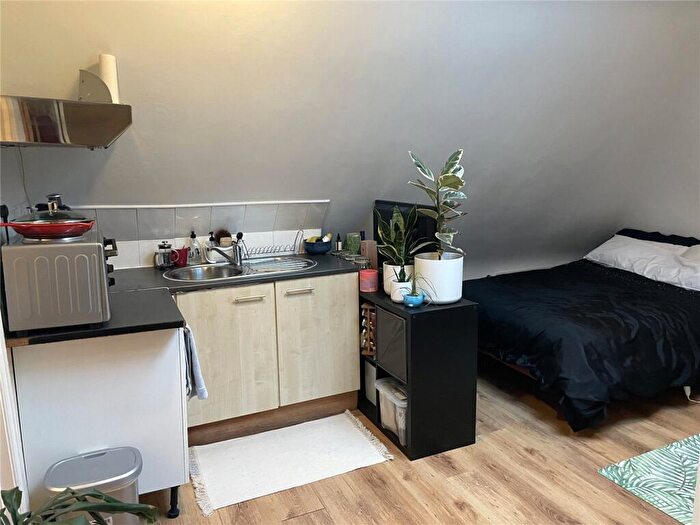 Apartment To Rent In High Street, Sutton, SM1