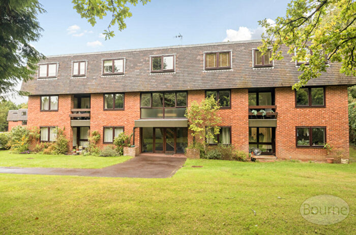 3 Bedroom Apartment For Sale In Great Austins, Farnham, Surrey, GU9