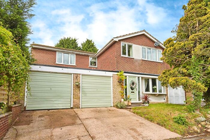 4 Bedroom Link Detached House For Sale In Burton Road, Coton-in-the-Elms, Swadlincote, Derbyshire, DE12