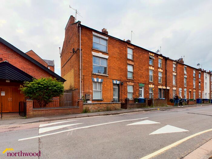 1 Bedroom Flat To Rent In Gatteridge Street, Banbury, OX16