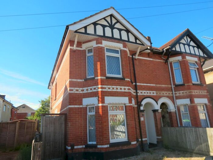 5 Bedroom Property To Rent In Brassey Road, Winton, Bournemouth BH9