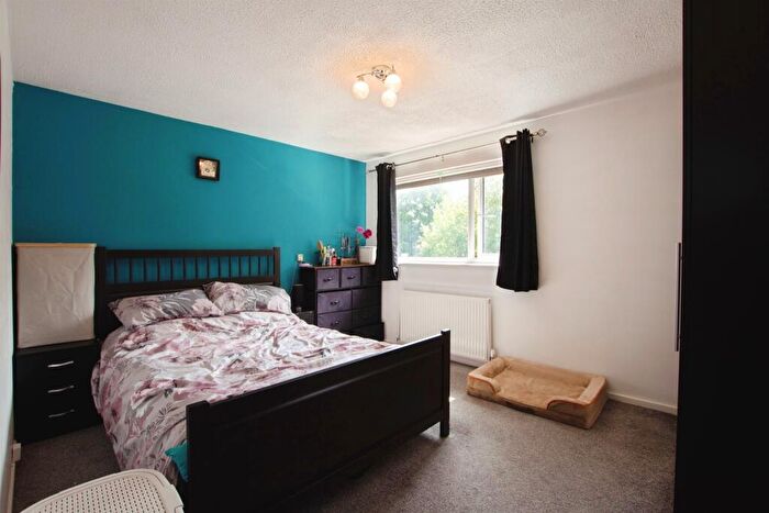 2 Bedroom Semi-Detached House For Sale In Wood Link, Nottingham, NG6