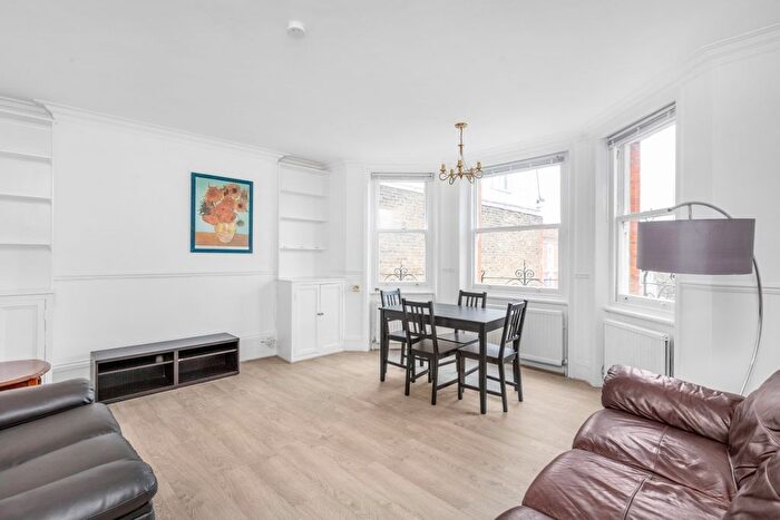 2 Bedroom Flat To Rent In Fulham Road, London, SW6