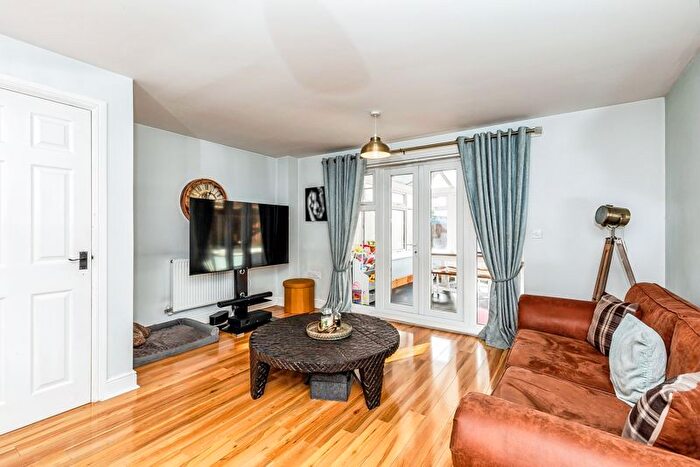 3 Bedroom End Of Terrace House For Sale In Parc Y Garreg, Kidwelly, Carmarthenshire, SA17