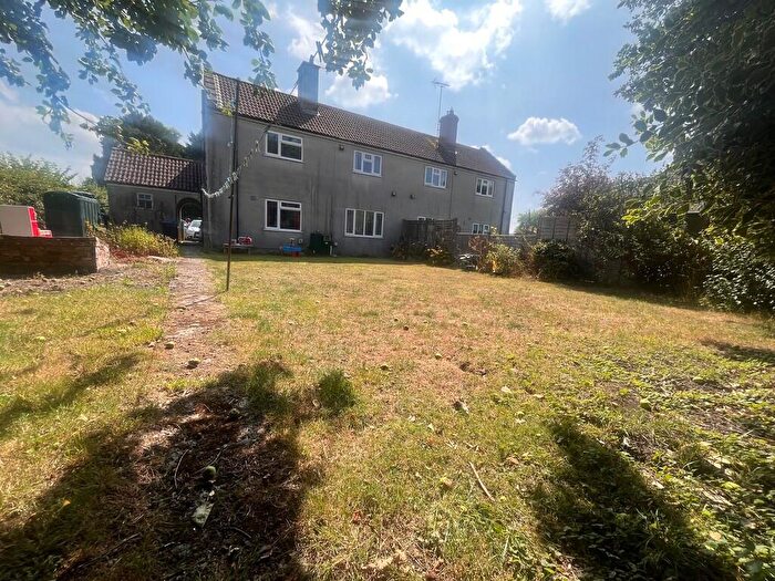 3 Bedroom Semi-Detached House To Rent In Bath Road, Warminster, BA12