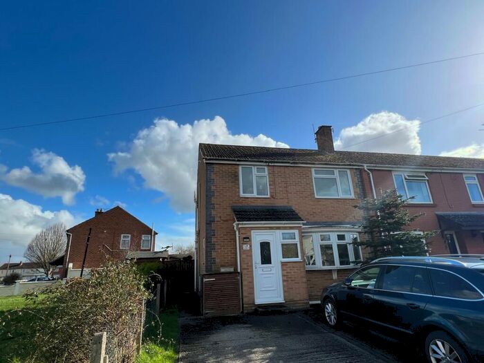 3 Bedroom House To Rent In Naunton Road, Swindon, SN3