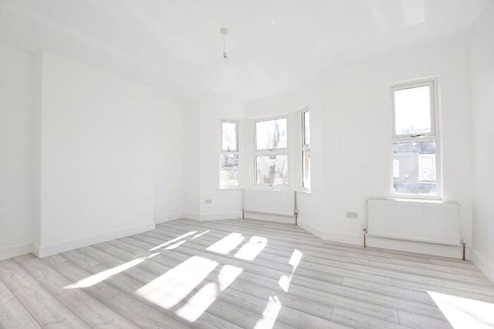 6 Bedroom Terraced House To Rent In Heigham Road, East Ham, E6