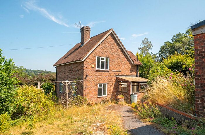 3 Bedroom Detached House For Sale In Upper School Drive, Haslemere, GU27