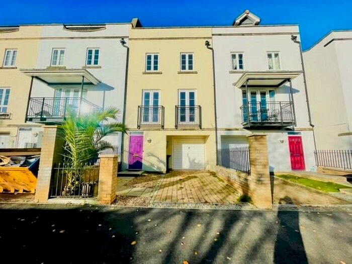 3 Bedroom Town House To Rent In Burlington Road, Portishead, BS20