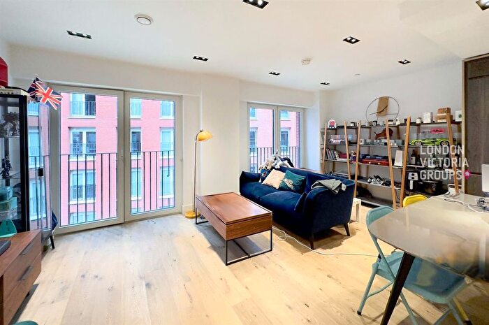 2 Bedroom Flat To Rent In Exchange Gardens, London, SW8