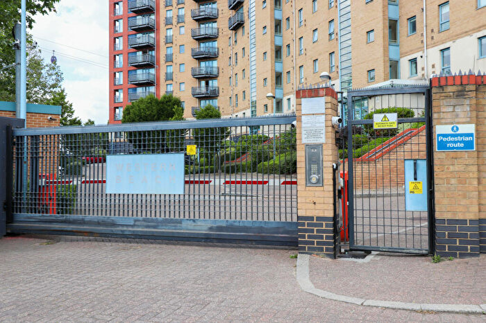 2 Bedroom Apartment For Sale In Western Beach Apartments, Hanover Avenue, London, E16