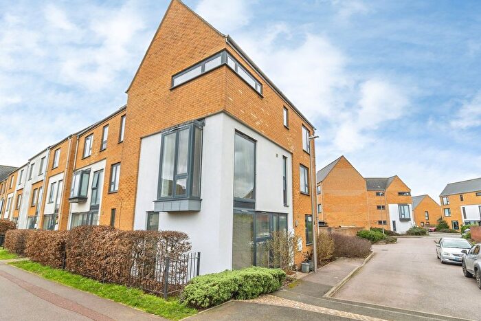 3 Bedroom End Terrace House For Sale In Loughborough Drive, Broughton, Milton Keynes, Buckinghamshire, MK10