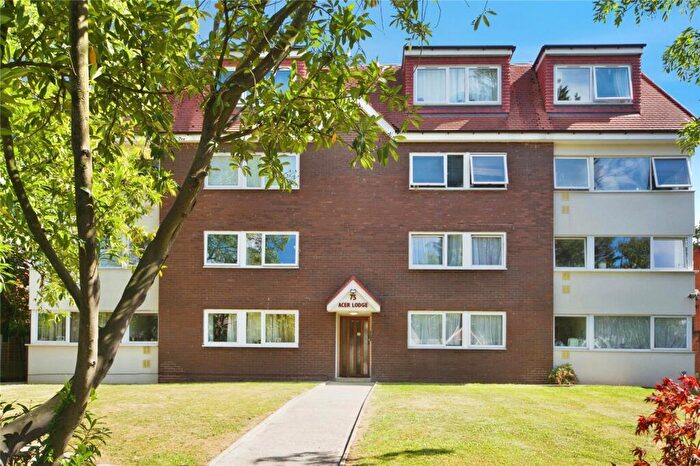 2 Bedroom Flat For Sale In Torrington Park, London, N12