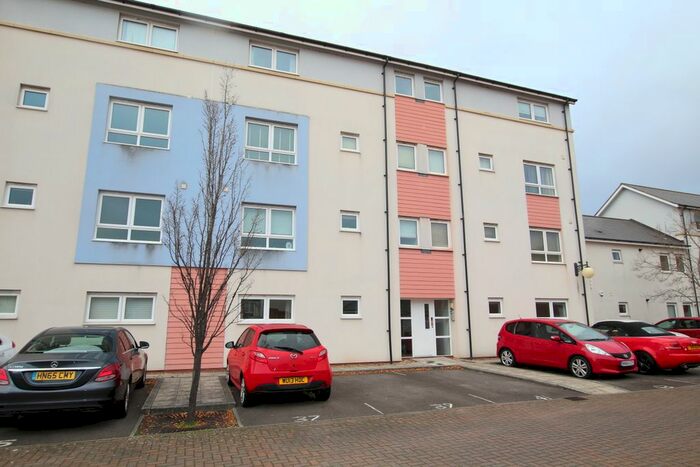 2 Bedroom Flat To Rent In Guillemot Road, Portishead, Bristol BS20