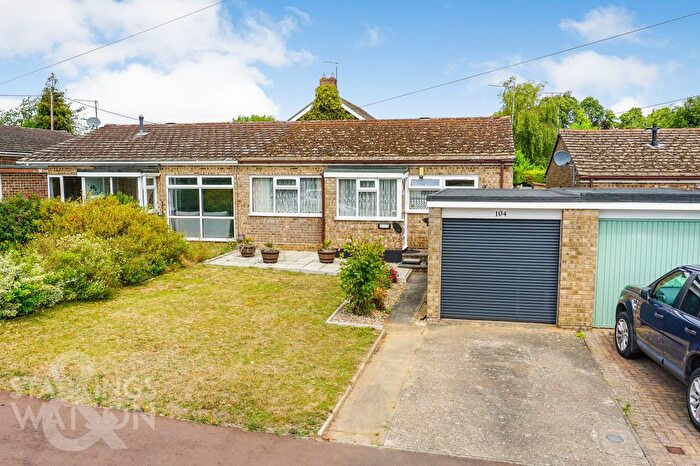 3 Bedroom Semi-Detached Bungalow For Sale In St. Laurence Avenue, Brundall, Norwich, NR13