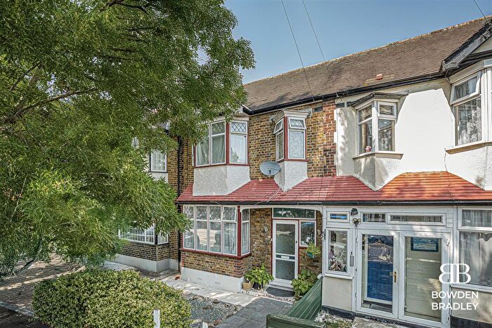 3 Bedroom Terraced House For Sale In Thorpe Hall Road, Walthamstow, E17