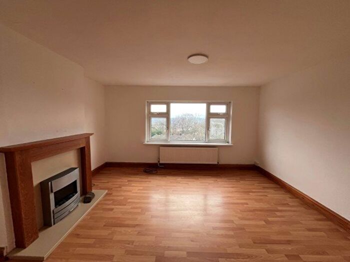 2 Bedroom Flat To Rent In Gloucester Court, Caerleon, NP18