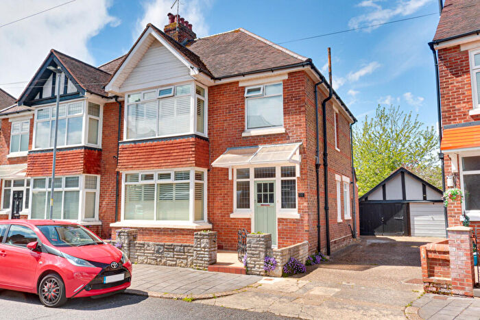 3 Bedroom Semi-Detached House For Sale In Northwood Road, Portsmoth, PO2