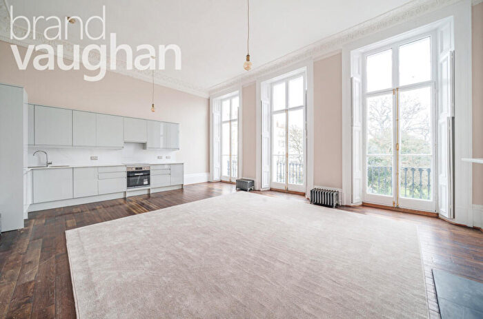 2 Bedroom Flat To Rent In Sussex Square, Brighton, East Sussex, BN2