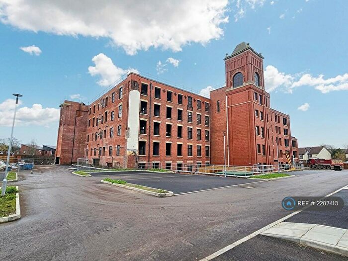 2 Bedroom Flat To Rent In Cotton Gardens, Bolton, BL1